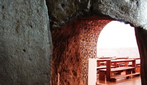 Anta-chapel of alcobertas, stª maria madalena, aLQUEIDÃO DA SERRA